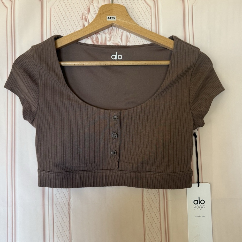 NWT Alo Yoga Blissful Henley Bra Top Baby Tee Vibes Size S Hot Cocoa Padded